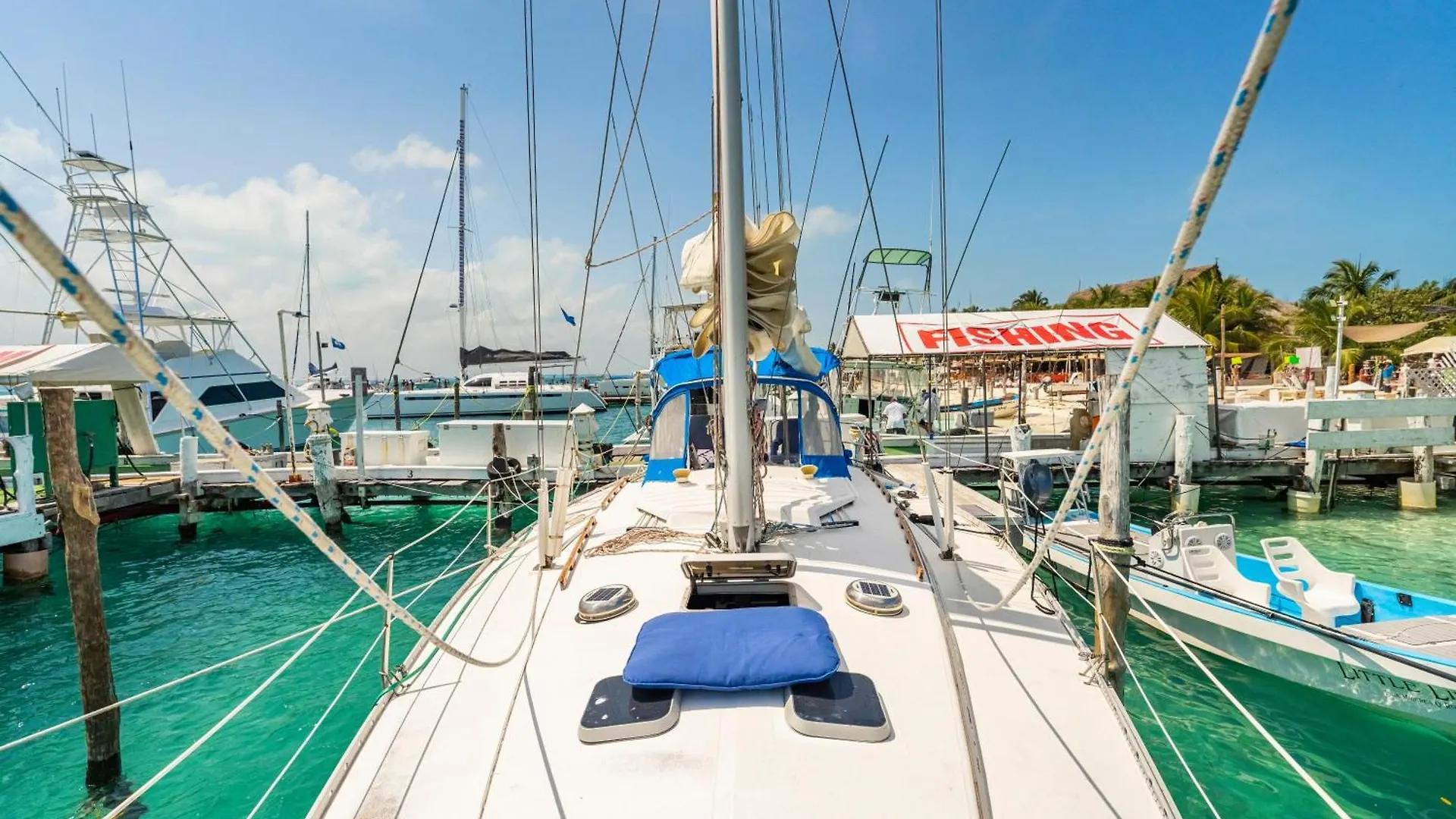 Walk Barefoot To Beach - North End Isla Mujeres Hotel na wodzie